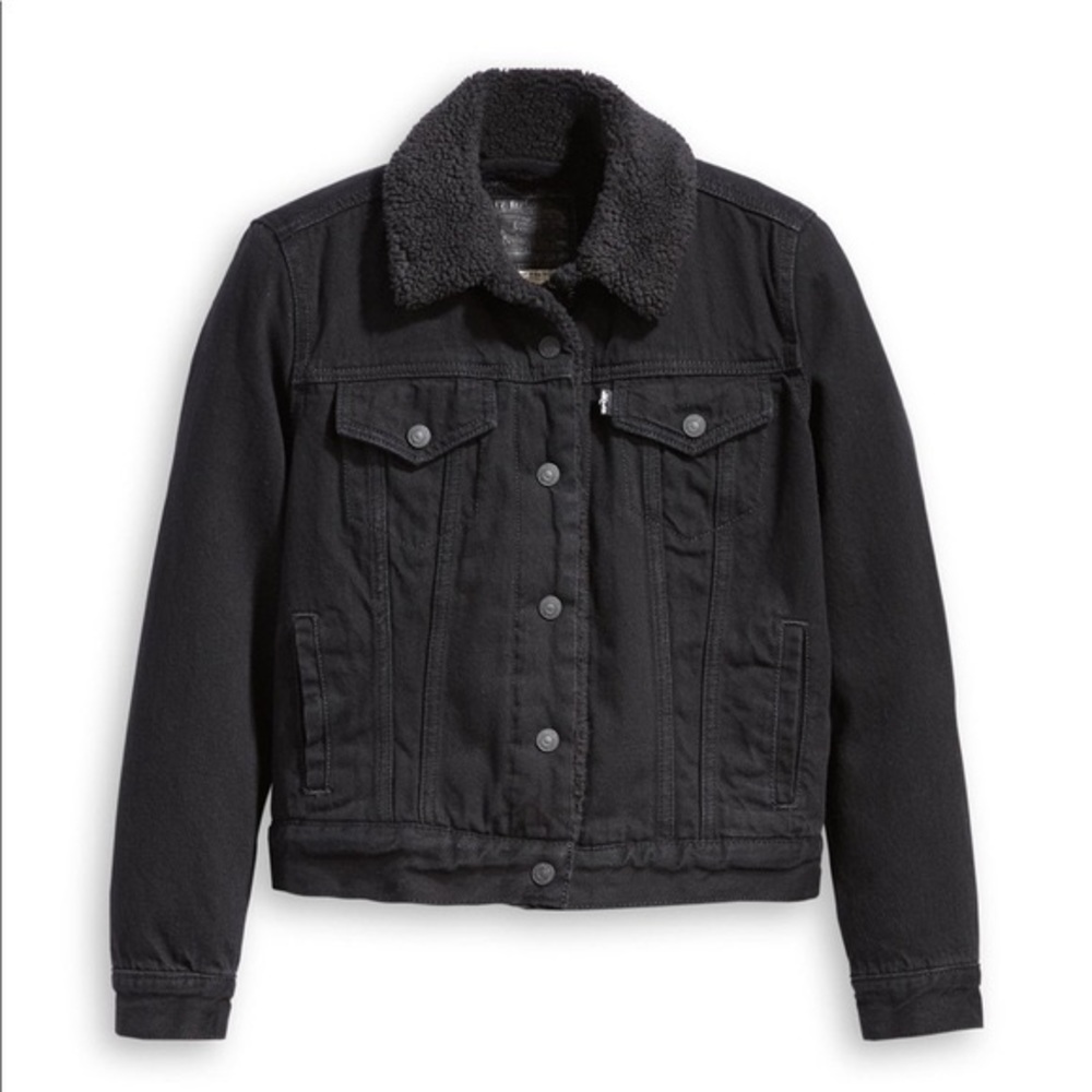 Women’s denim Levi’s jacket w fleece collar